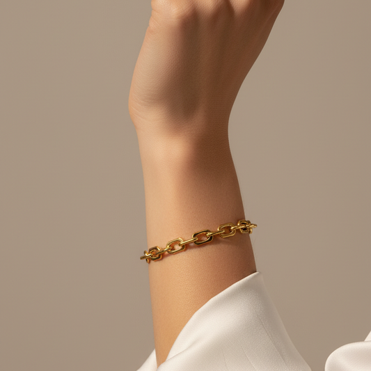 Radiant Round Tail Clasp Bracelet