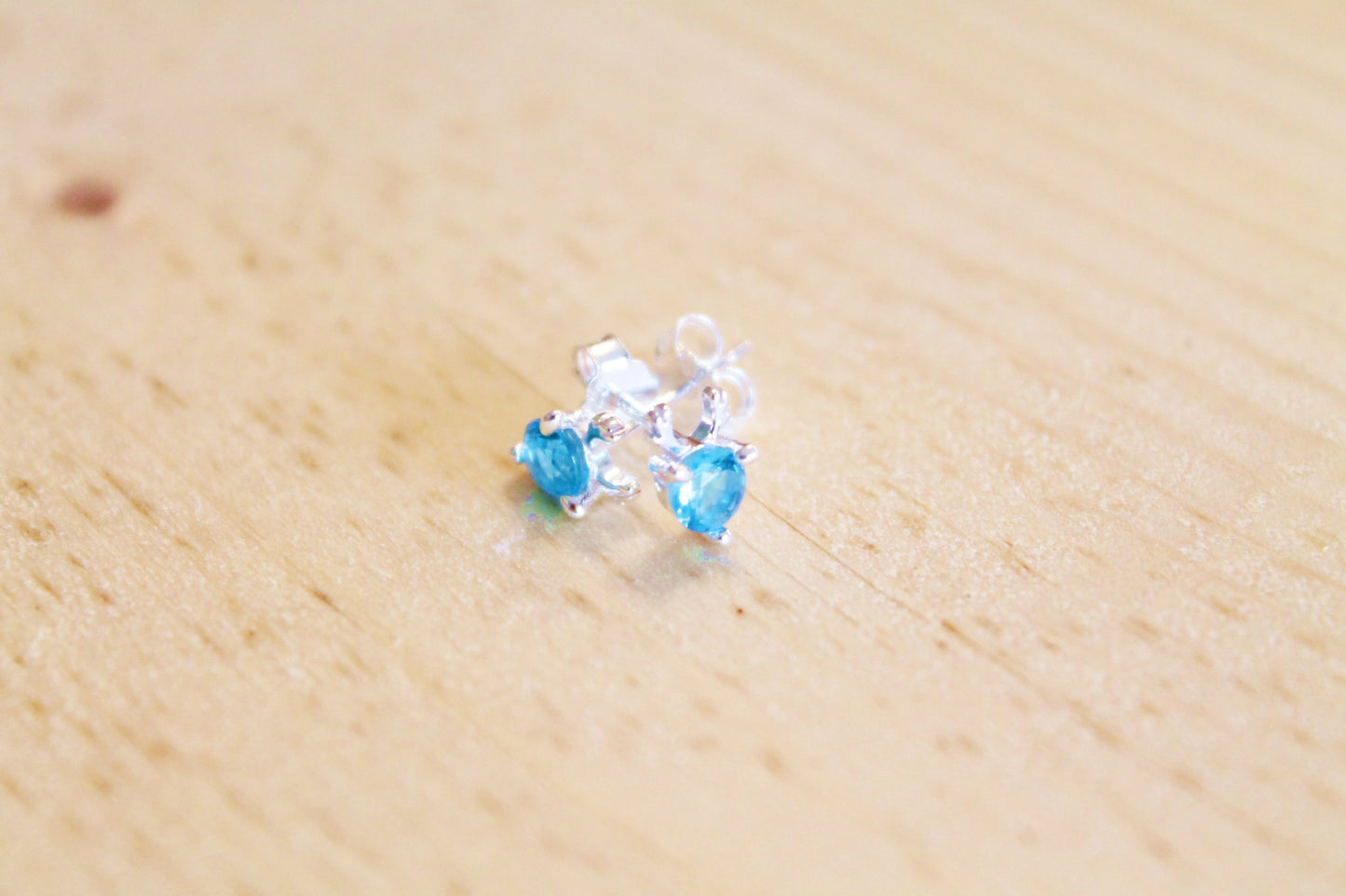 Reindeer Birthstone Stud Earrings – Sterling Silver Platinum-Plated