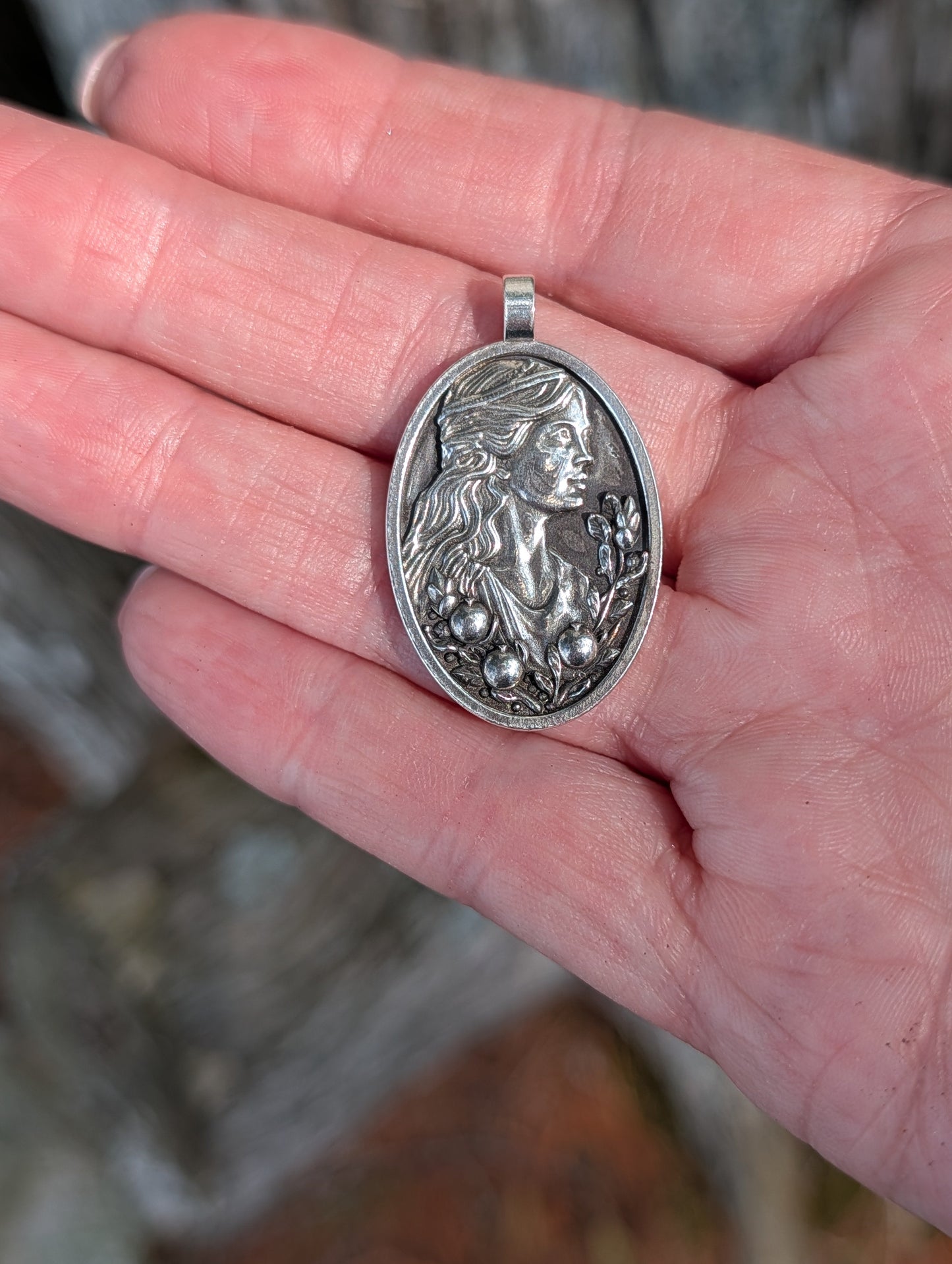 Hera Pendant – Queen of Olympus Medallion Necklace